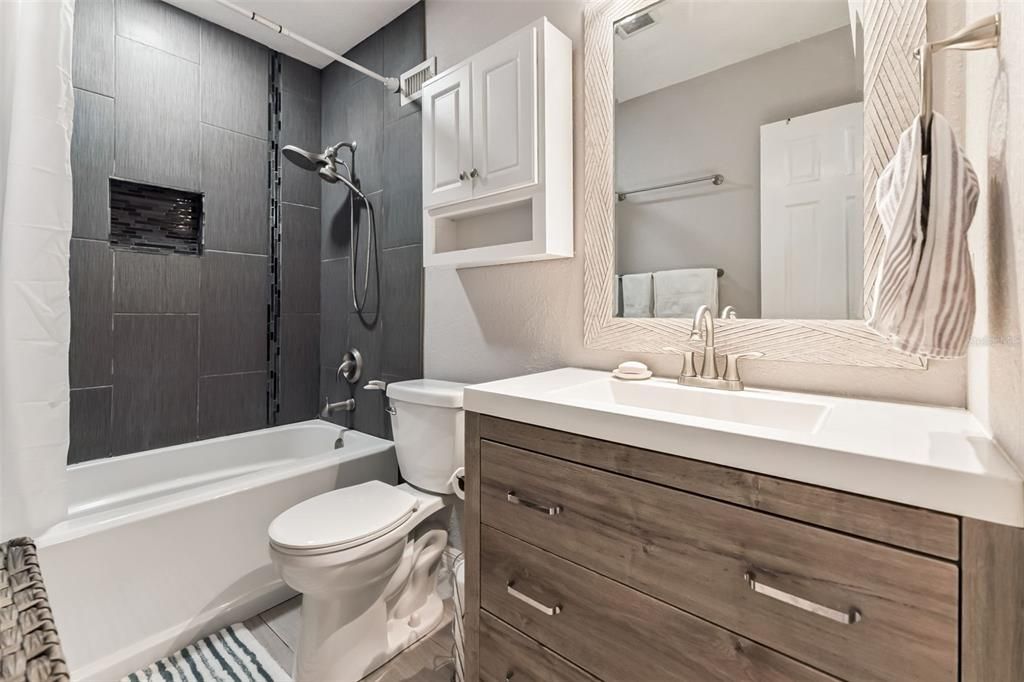 For Sale: $144,000 (2 beds, 1 baths, 1122 Square Feet)