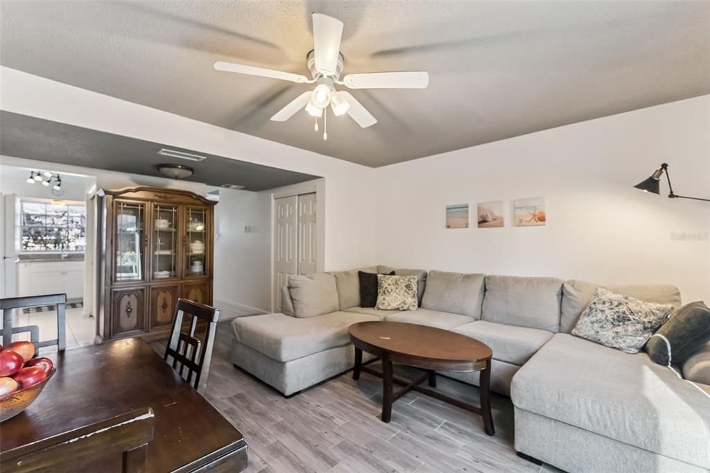 For Sale: $144,000 (2 beds, 1 baths, 1122 Square Feet)