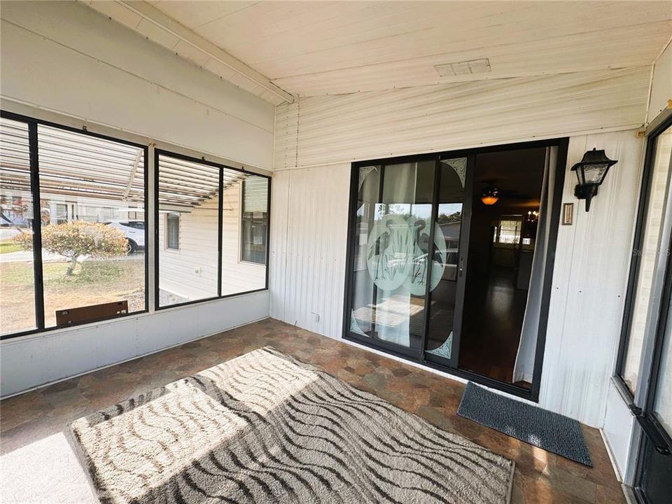 For Sale: $99,900 (2 beds, 2 baths, 1064 Square Feet)