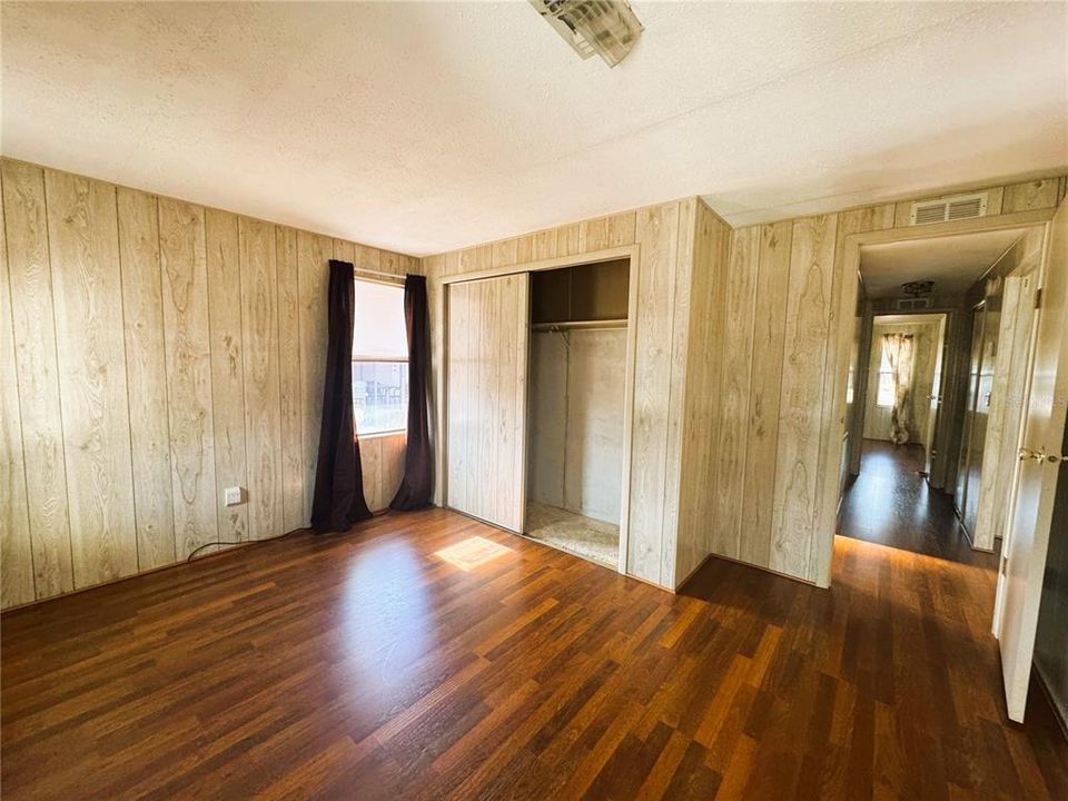 For Sale: $99,900 (2 beds, 2 baths, 1064 Square Feet)