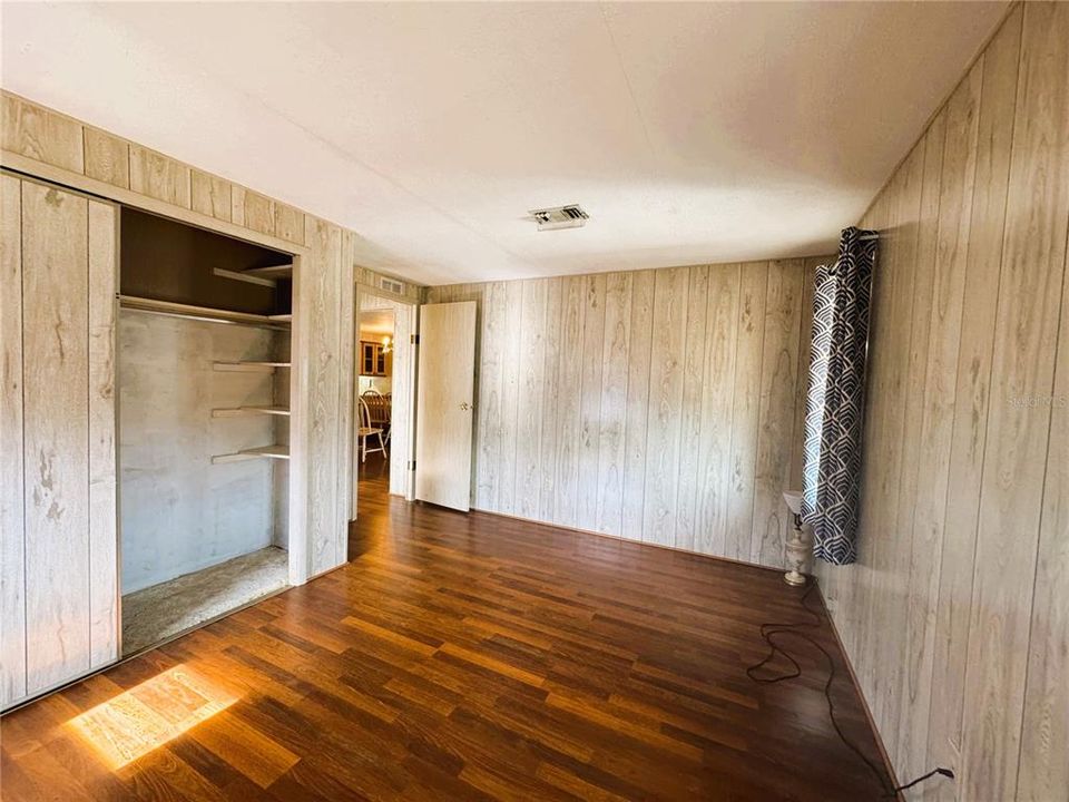 For Sale: $99,900 (2 beds, 2 baths, 1064 Square Feet)