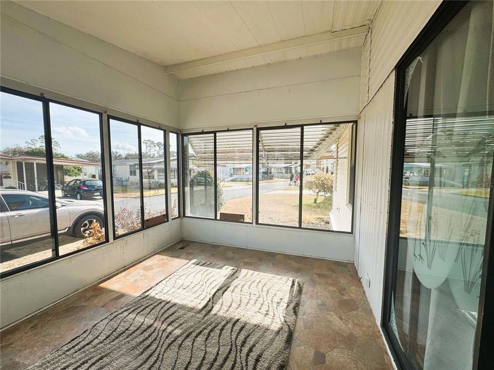 For Sale: $99,900 (2 beds, 2 baths, 1064 Square Feet)