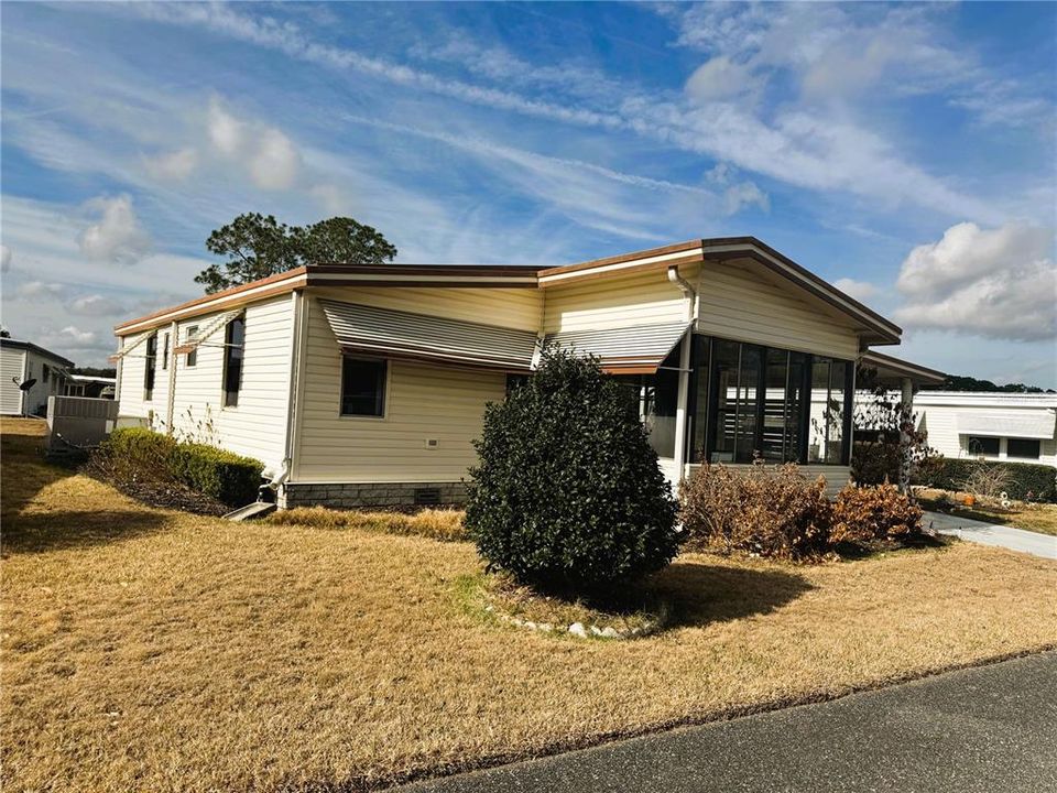 For Sale: $99,900 (2 beds, 2 baths, 1064 Square Feet)