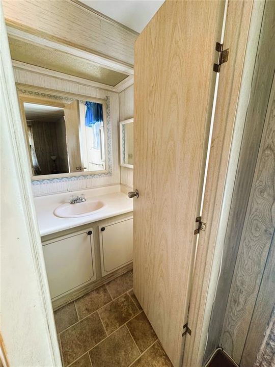 For Sale: $99,900 (2 beds, 2 baths, 1064 Square Feet)