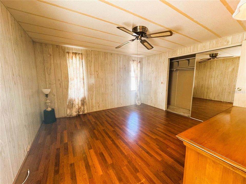 For Sale: $99,900 (2 beds, 2 baths, 1064 Square Feet)