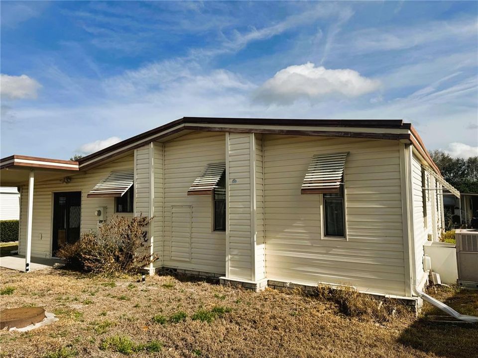 For Sale: $99,900 (2 beds, 2 baths, 1064 Square Feet)