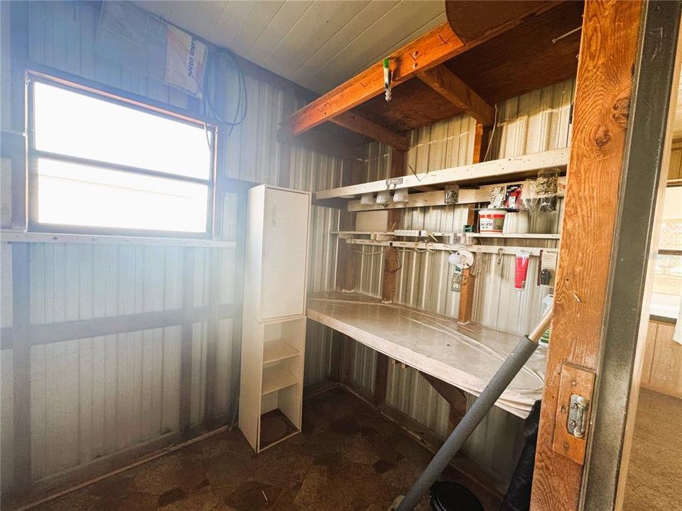 For Sale: $99,900 (2 beds, 2 baths, 1064 Square Feet)