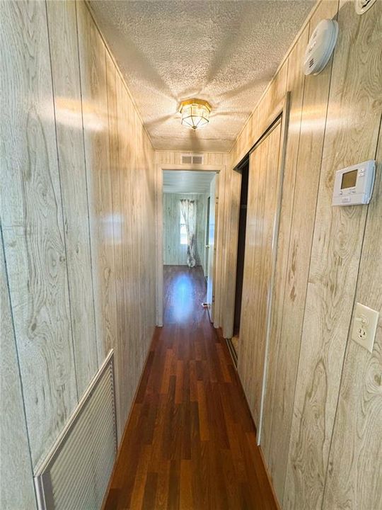 For Sale: $99,900 (2 beds, 2 baths, 1064 Square Feet)