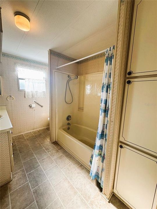 For Sale: $99,900 (2 beds, 2 baths, 1064 Square Feet)