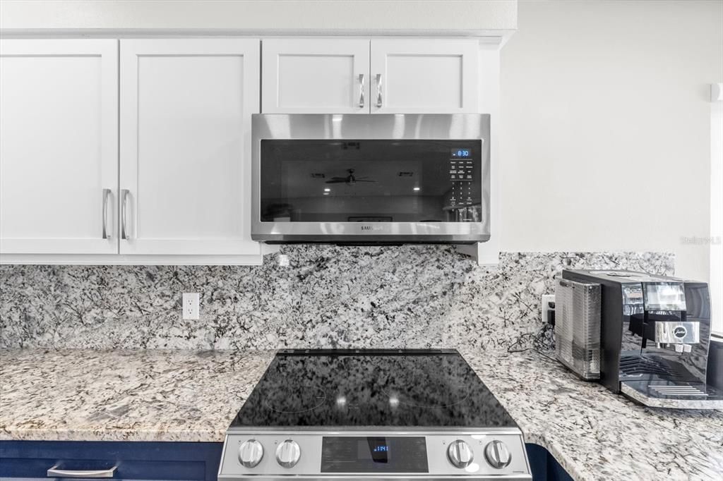 En Venta: $995,000 (4 camas, 3 baños, 1736 Pies cuadrados)
