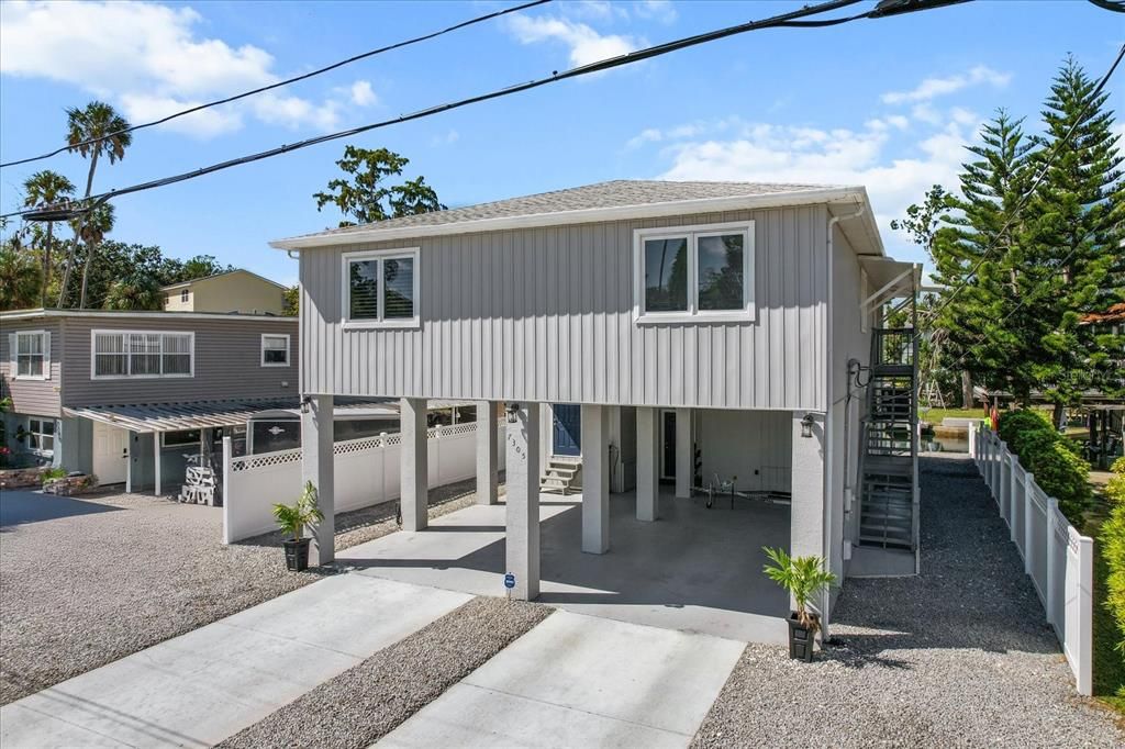 En Venta: $995,000 (4 camas, 3 baños, 1736 Pies cuadrados)