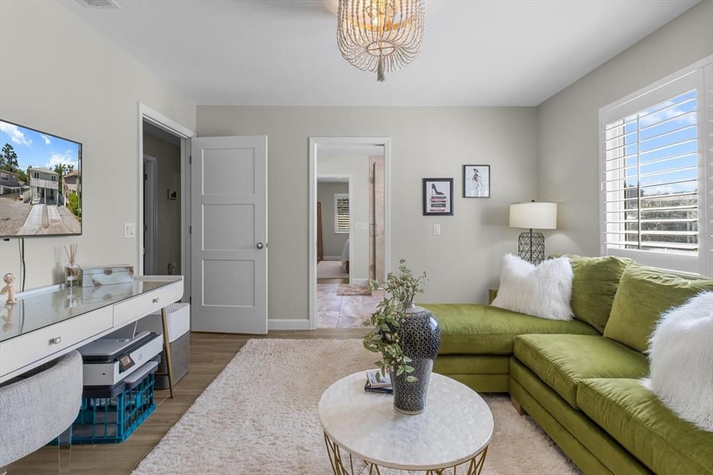 En Venta: $995,000 (4 camas, 3 baños, 1736 Pies cuadrados)