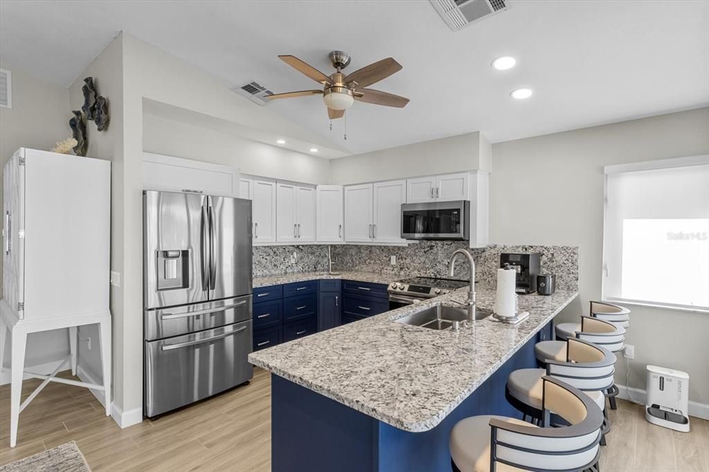 En Venta: $995,000 (4 camas, 3 baños, 1736 Pies cuadrados)