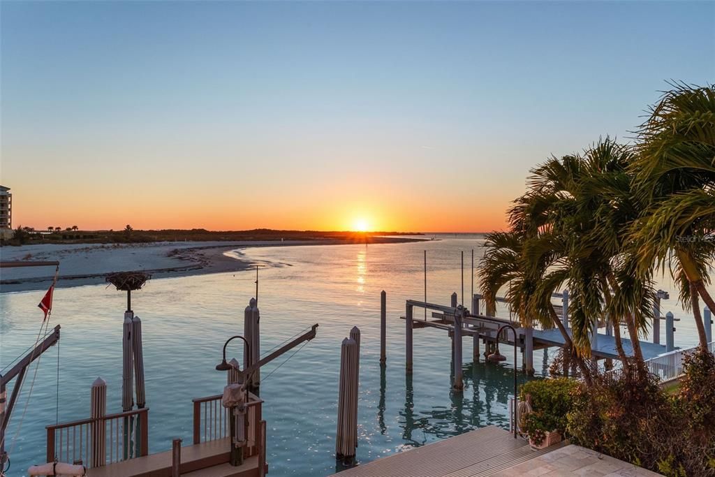For Sale: $7,850,000 (5 beds, 5 baths, 4395 Square Feet)