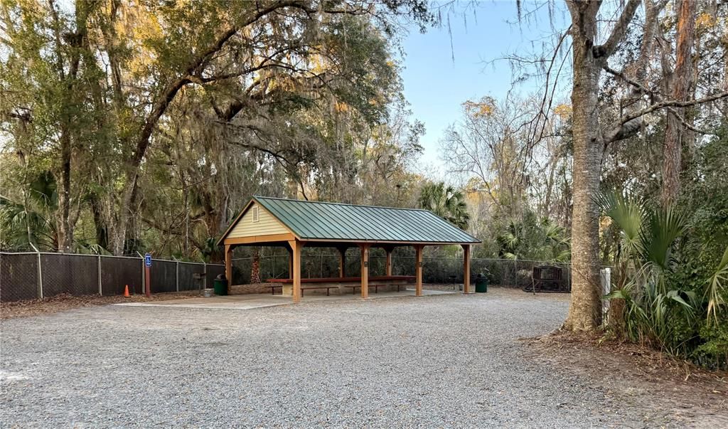 На продажу: $70,000 (1.21 acres)