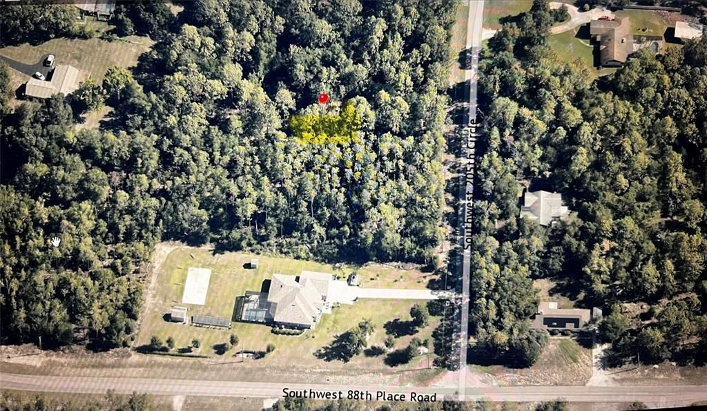 На продажу: $70,000 (1.21 acres)