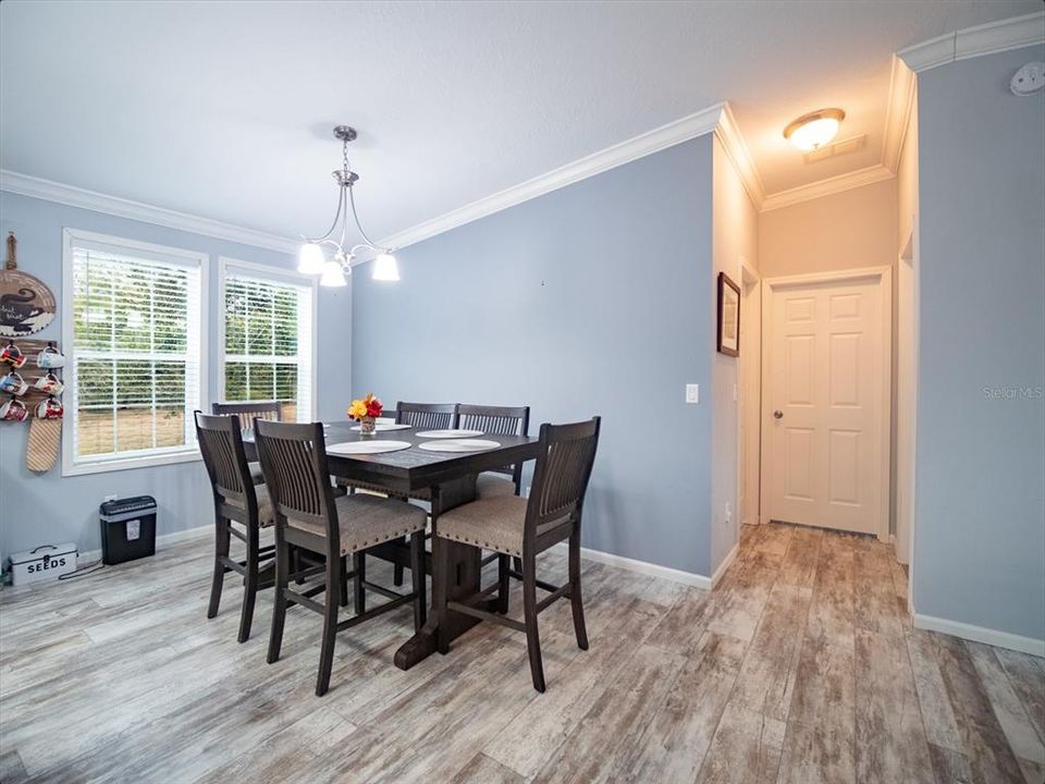 For Sale: $355,000 (3 beds, 2 baths, 1612 Square Feet)