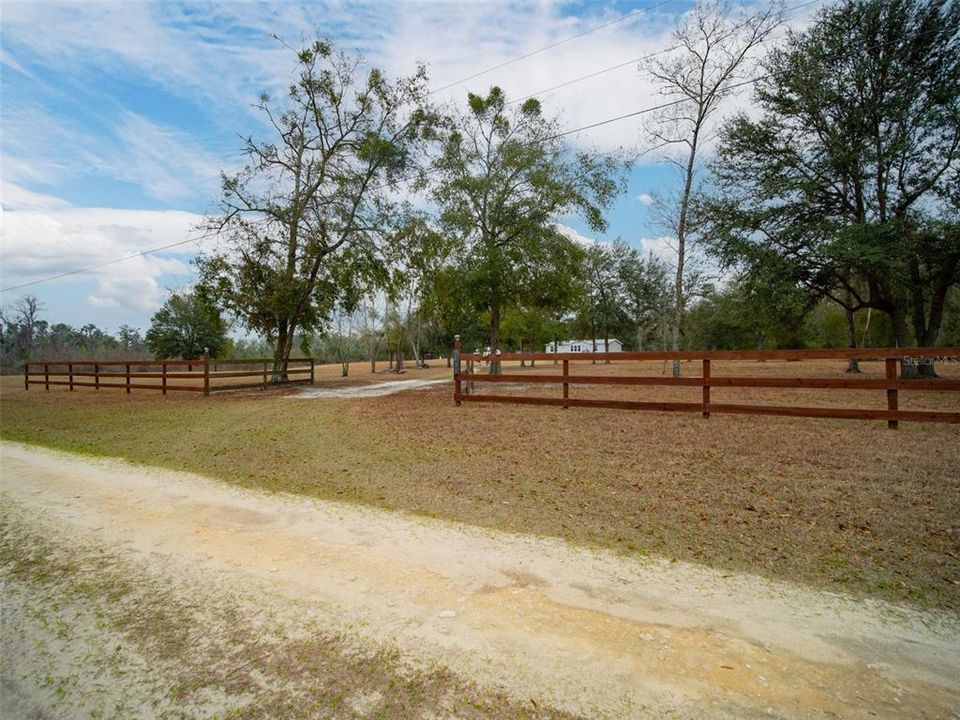 For Sale: $355,000 (3 beds, 2 baths, 1612 Square Feet)