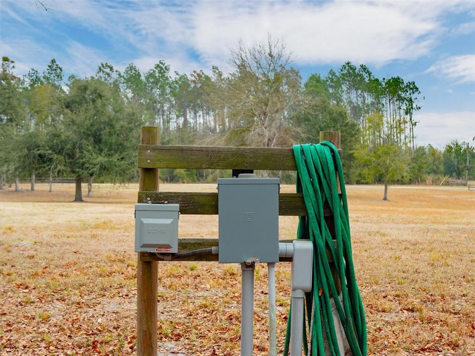 For Sale: $355,000 (3 beds, 2 baths, 1612 Square Feet)