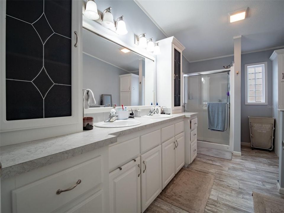 For Sale: $355,000 (3 beds, 2 baths, 1612 Square Feet)