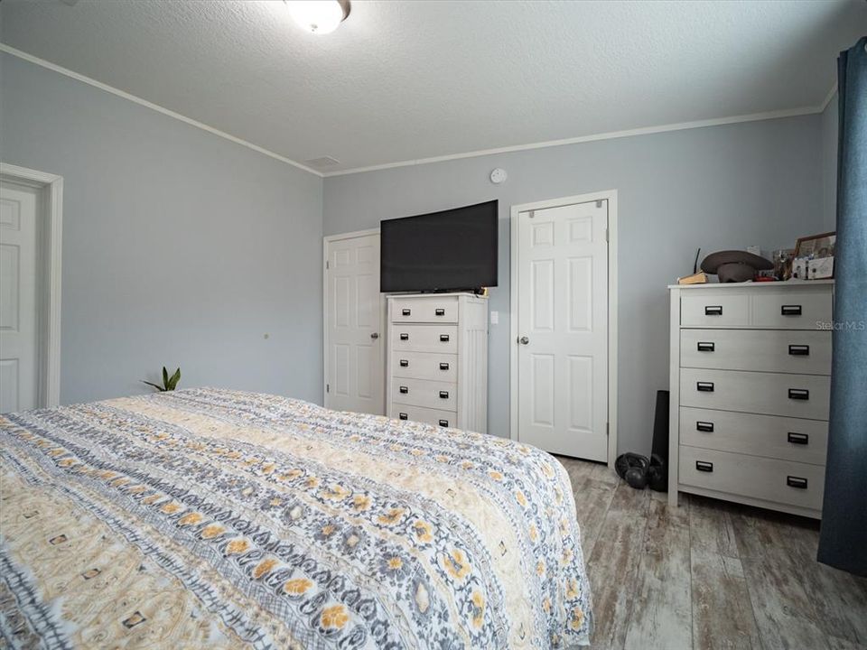 For Sale: $355,000 (3 beds, 2 baths, 1612 Square Feet)