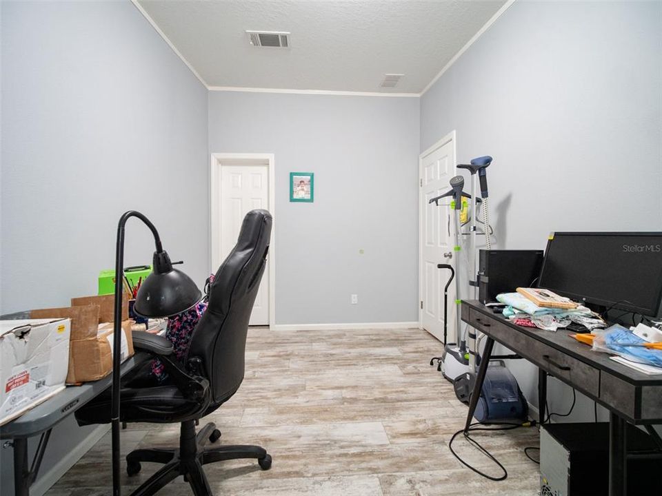 For Sale: $355,000 (3 beds, 2 baths, 1612 Square Feet)