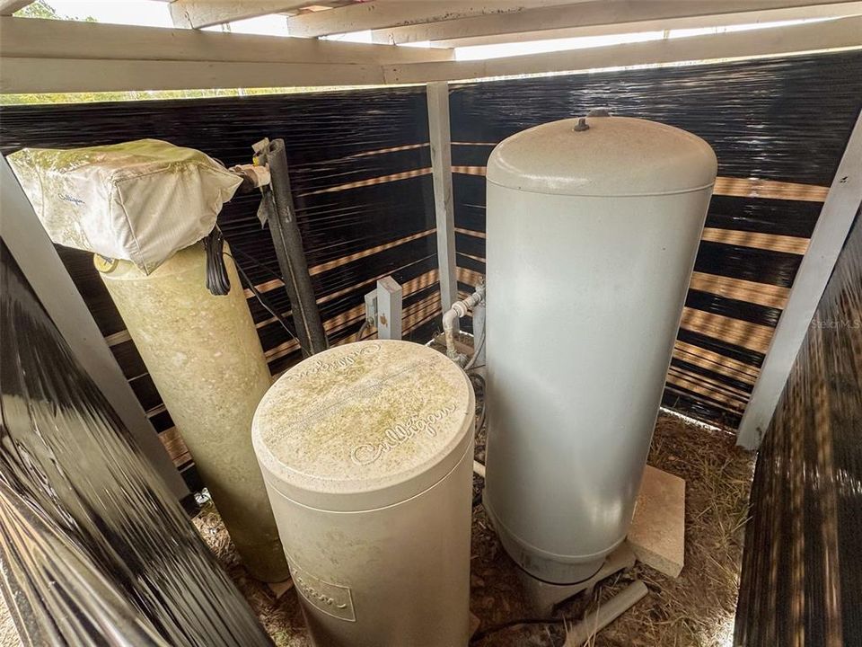 For Sale: $355,000 (3 beds, 2 baths, 1612 Square Feet)