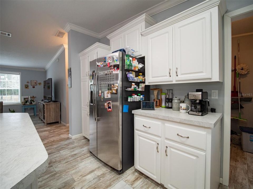 For Sale: $355,000 (3 beds, 2 baths, 1612 Square Feet)