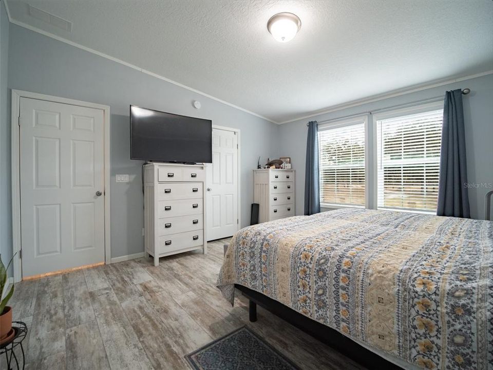 For Sale: $355,000 (3 beds, 2 baths, 1612 Square Feet)