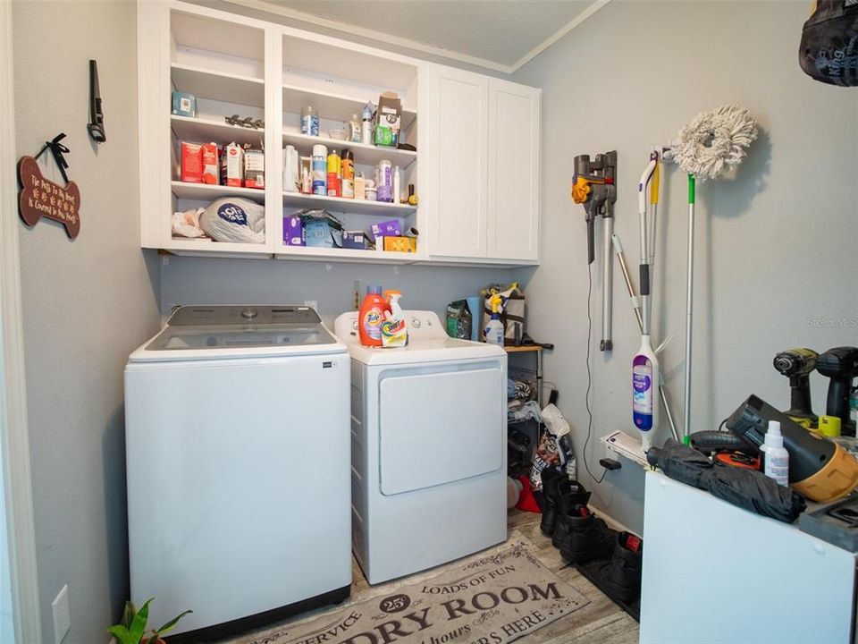 For Sale: $355,000 (3 beds, 2 baths, 1612 Square Feet)