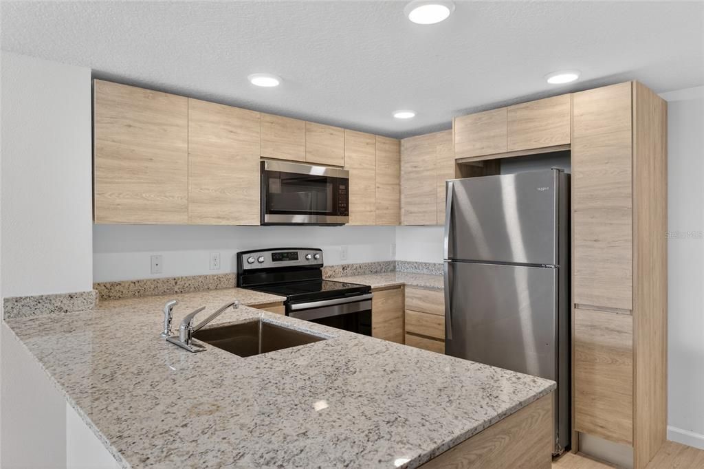 For Sale: $257,000 (1 beds, 1 baths, 754 Square Feet)