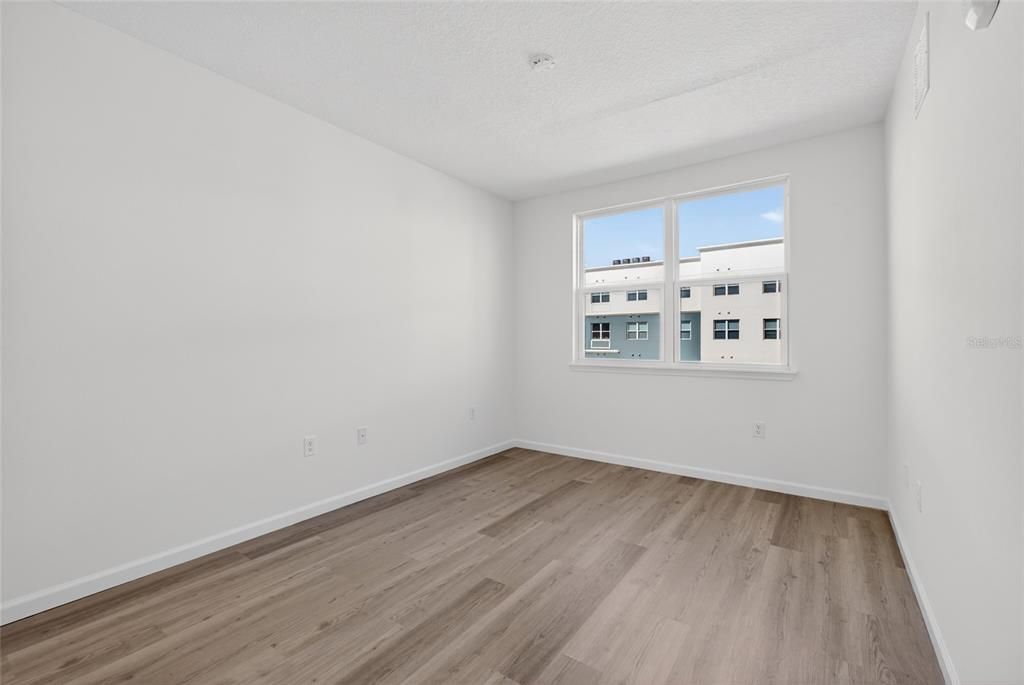 For Sale: $257,000 (1 beds, 1 baths, 754 Square Feet)