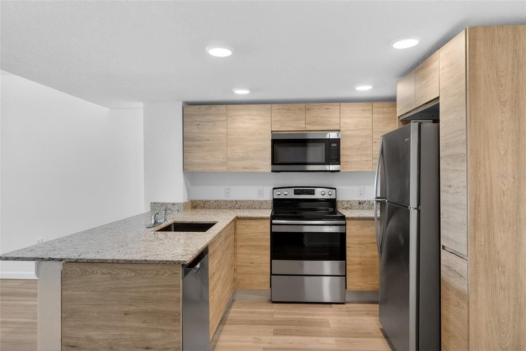 For Sale: $257,000 (1 beds, 1 baths, 754 Square Feet)