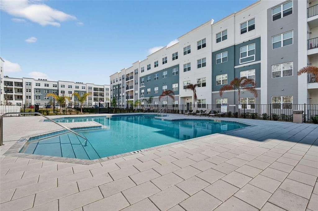 For Sale: $257,000 (1 beds, 1 baths, 754 Square Feet)