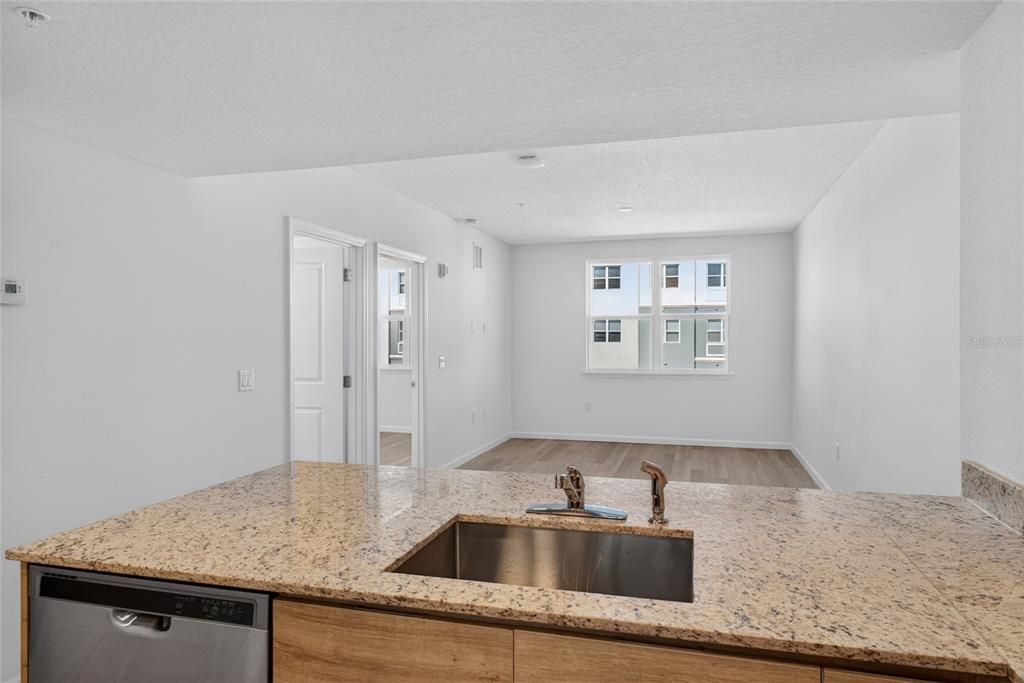 For Sale: $257,000 (1 beds, 1 baths, 754 Square Feet)