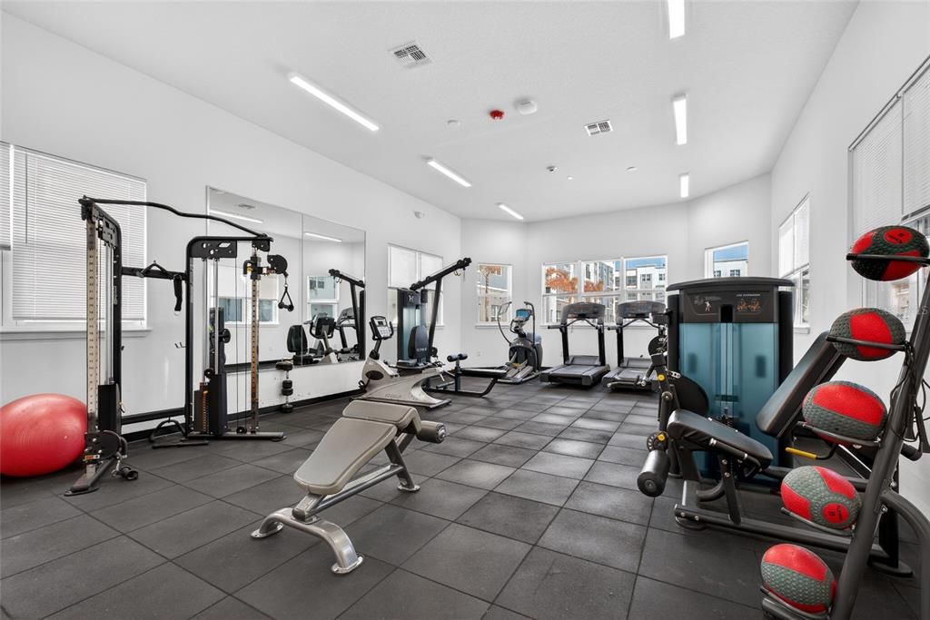 For Sale: $257,000 (1 beds, 1 baths, 754 Square Feet)