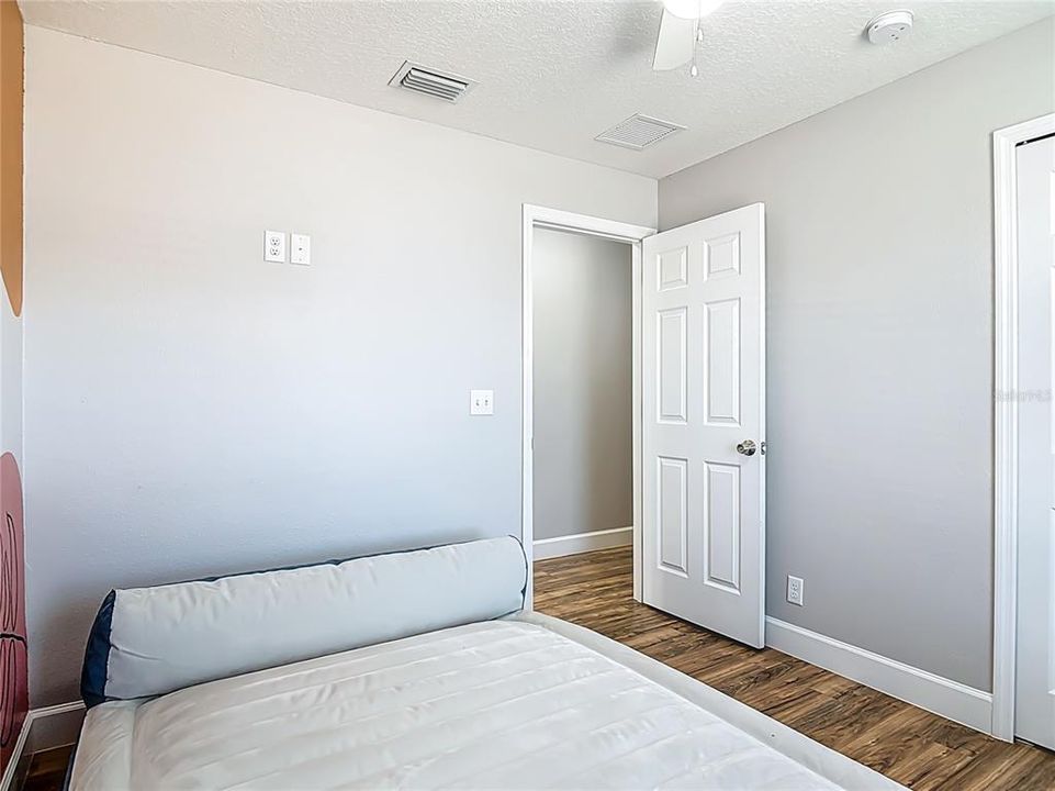 For Sale: $320,000 (3 beds, 2 baths, 1159 Square Feet)