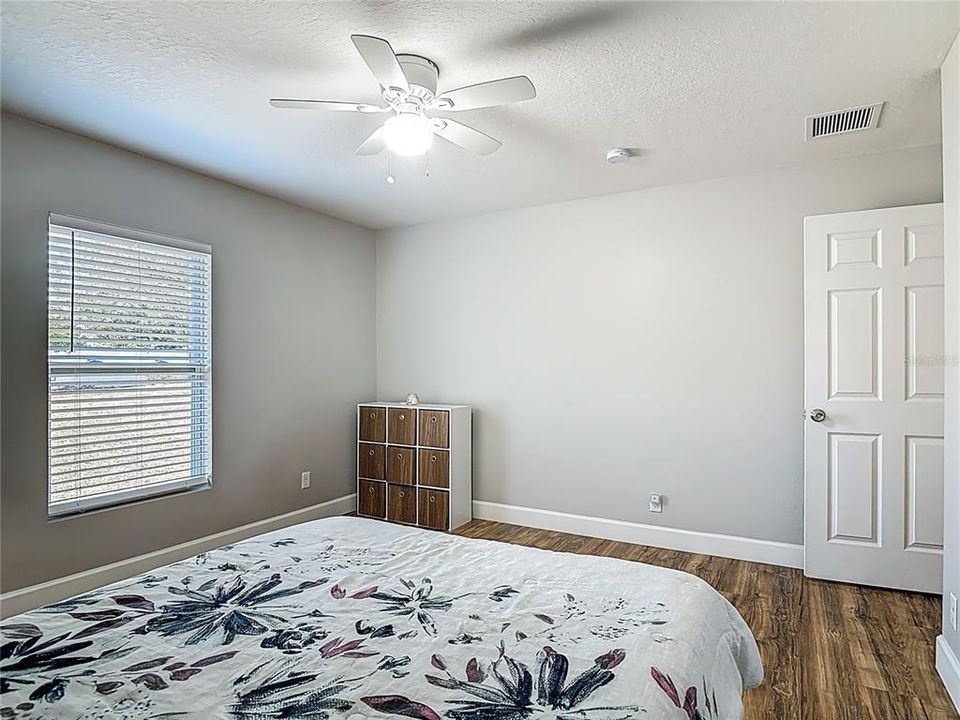 For Sale: $320,000 (3 beds, 2 baths, 1159 Square Feet)