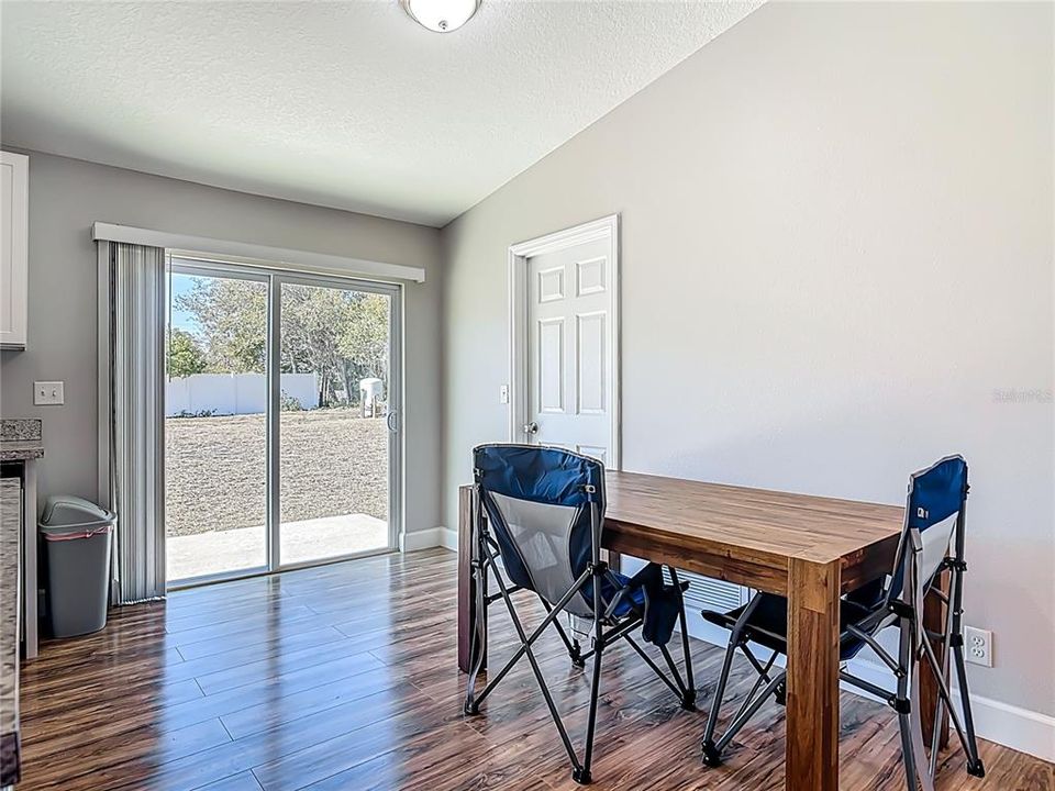 For Sale: $320,000 (3 beds, 2 baths, 1159 Square Feet)
