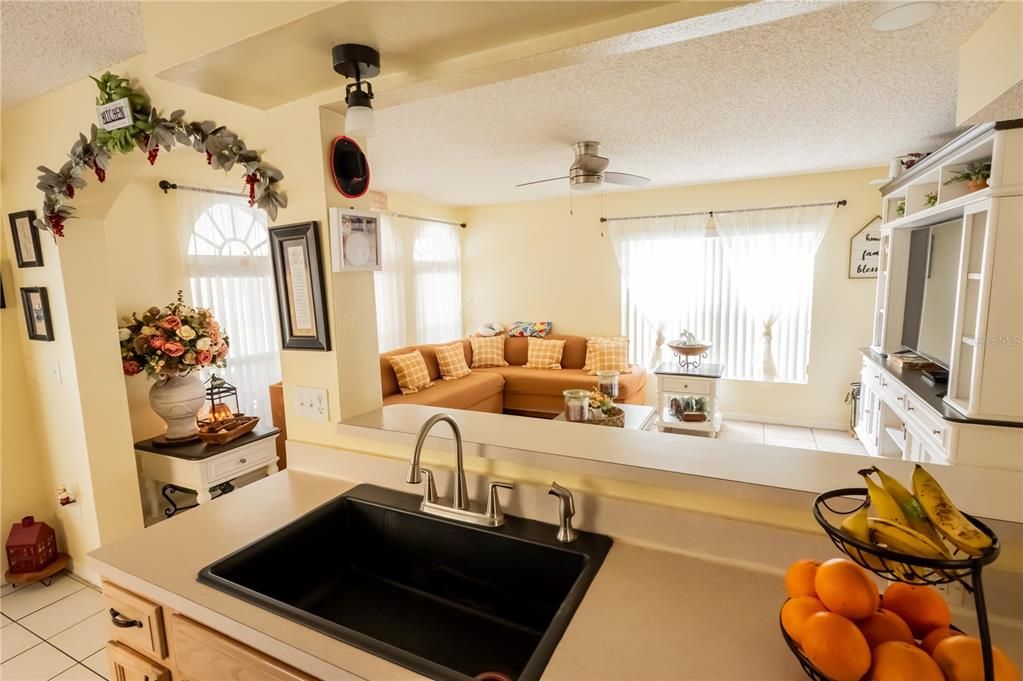 For Sale: $379,000 (4 beds, 2 baths, 2113 Square Feet)