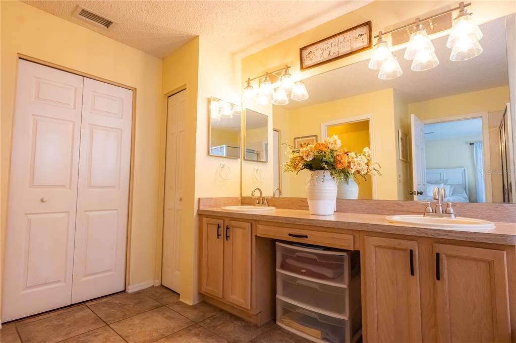 For Sale: $379,000 (4 beds, 2 baths, 2113 Square Feet)