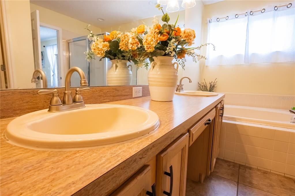 For Sale: $379,000 (4 beds, 2 baths, 2113 Square Feet)