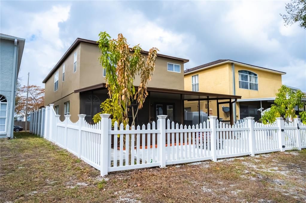 For Sale: $379,000 (4 beds, 2 baths, 2113 Square Feet)