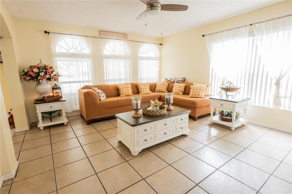 For Sale: $379,000 (4 beds, 2 baths, 2113 Square Feet)