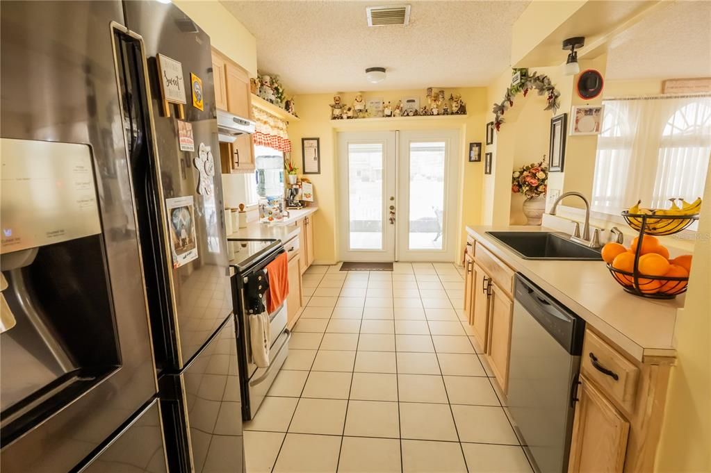 For Sale: $379,000 (4 beds, 2 baths, 2113 Square Feet)