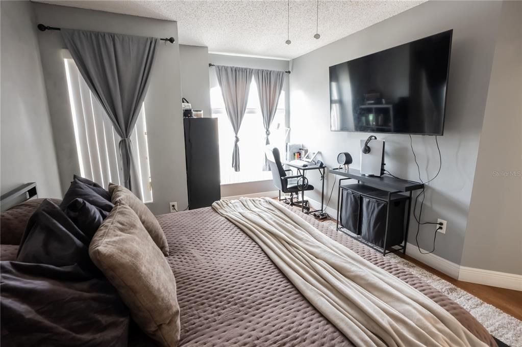 For Sale: $379,000 (4 beds, 2 baths, 2113 Square Feet)