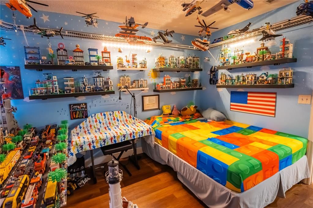 For Sale: $379,000 (4 beds, 2 baths, 2113 Square Feet)