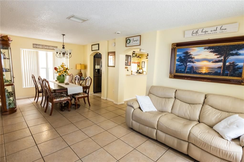 For Sale: $379,000 (4 beds, 2 baths, 2113 Square Feet)