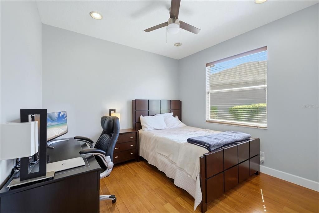 Activo con contrato: $722,000 (4 camas, 3 baños, 2558 Pies cuadrados)