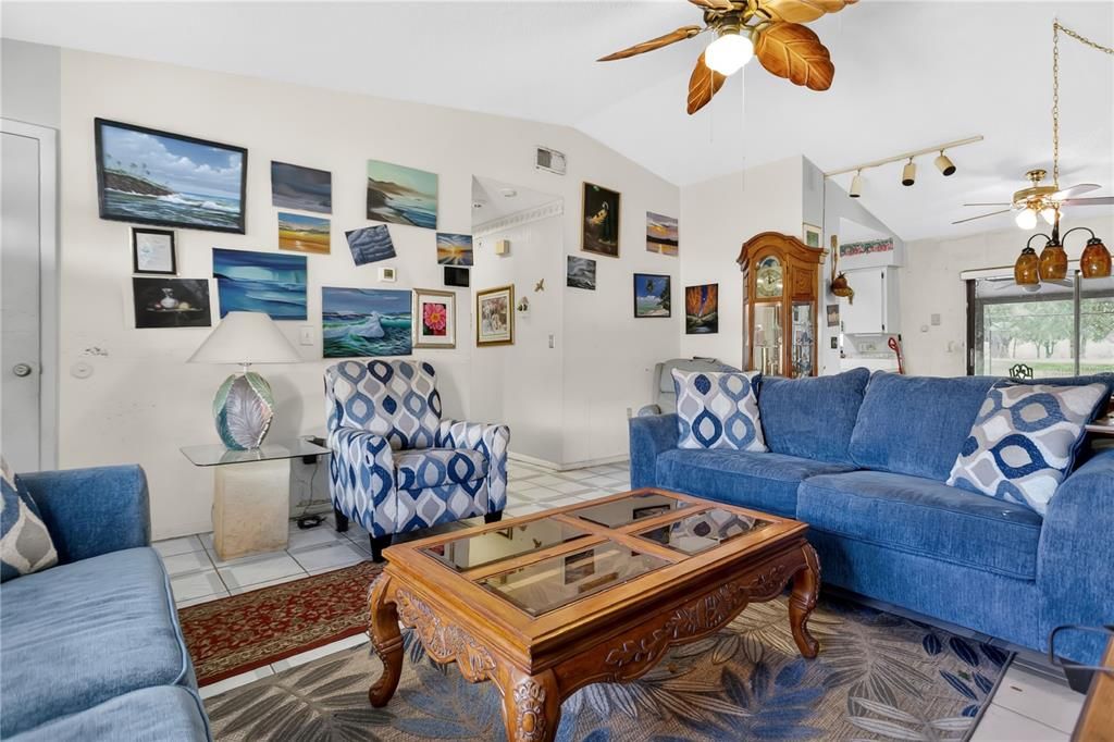 Active With Contract: $250,000 (3 beds, 2 baths, 1152 Square Feet)